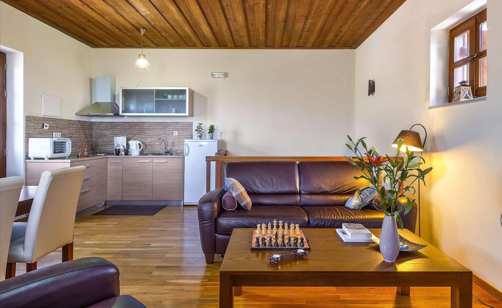 Apirathes Residence Zoúrva Dış mekan fotoğraf